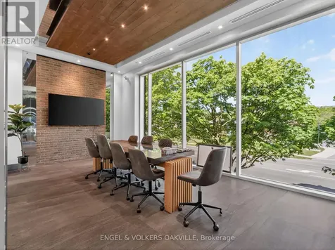 418 Iroquois Shore Road Oakville (qe Queen Elizabeth) ON L6H 1M5