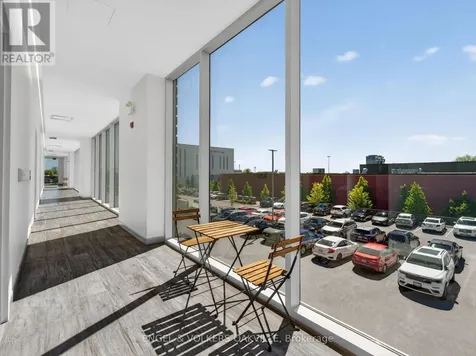 418 Iroquois Shore Road Oakville (qe Queen Elizabeth) ON L6H 1M5