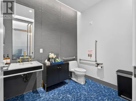 418 Iroquois Shore Road Oakville (qe Queen Elizabeth) ON L6H 1M5