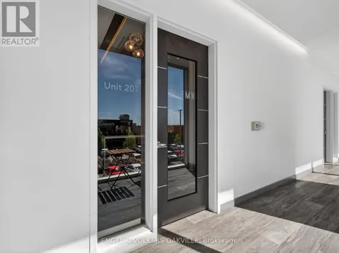 418 Iroquois Shore Road Oakville (qe Queen Elizabeth) ON L6H 1M5