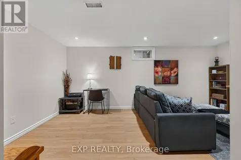 475 Annapolis Court Waterloo ON N2K 4E7