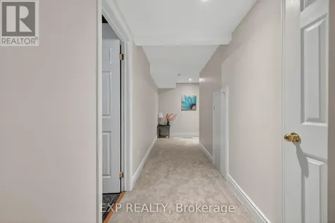 475 Annapolis Court Waterloo ON N2K 4E7