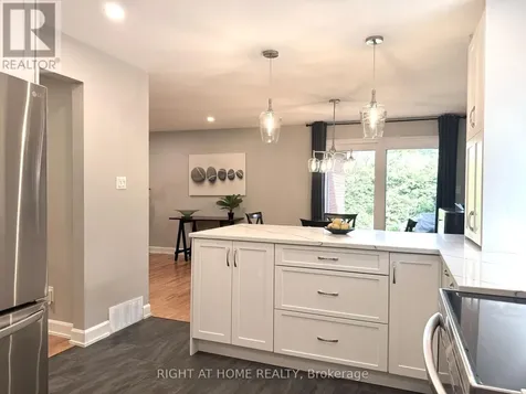 3 Pommel Crescent Ottawa ON K2M 1A3