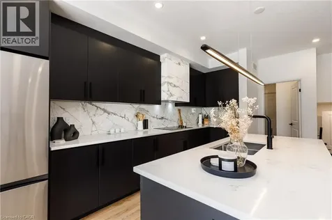 916 Steepleridge Court Kitchener ON N2P 0B4