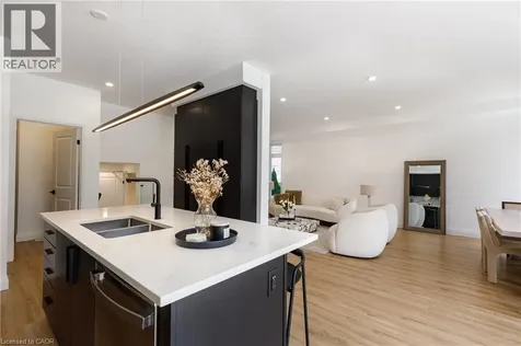 916 Steepleridge Court Kitchener ON N2P 0B4