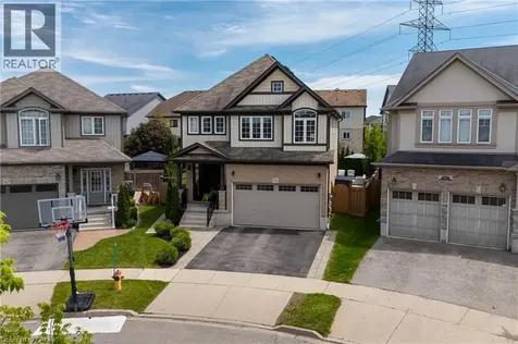 916 Steepleridge Court Kitchener ON N2P 0B4