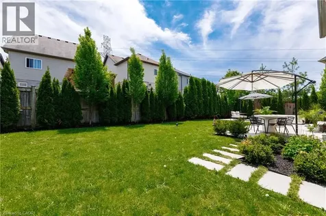 916 Steepleridge Court Kitchener ON N2P 0B4