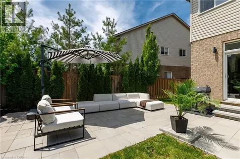 916 Steepleridge Court Kitchener ON N2P 0B4