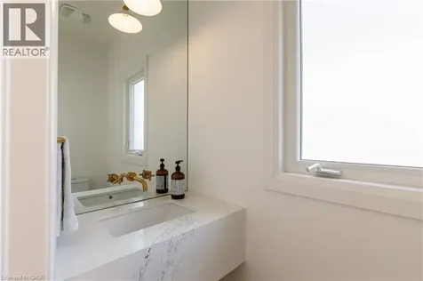 916 Steepleridge Court Kitchener ON N2P 0B4