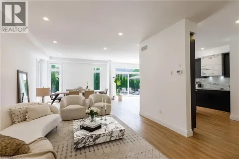 916 Steepleridge Court Kitchener ON N2P 0B4