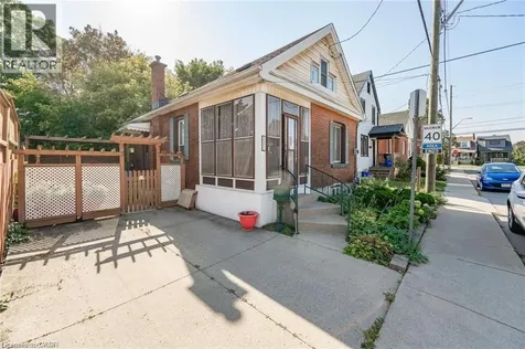 252 Beechwood Avenue Hamilton ON L8L 2T1