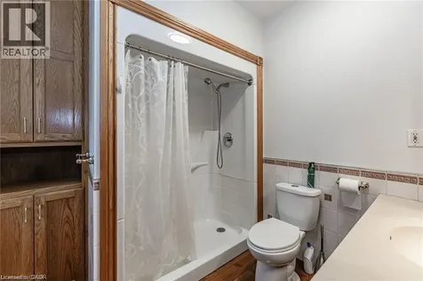252 Beechwood Avenue Hamilton ON L8L 2T1