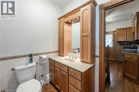 252 Beechwood Avenue Hamilton ON L8L 2T1