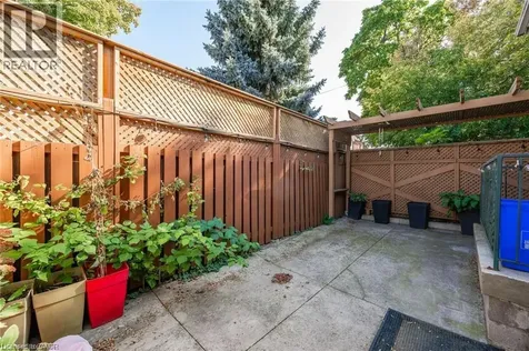 252 Beechwood Avenue Hamilton ON L8L 2T1