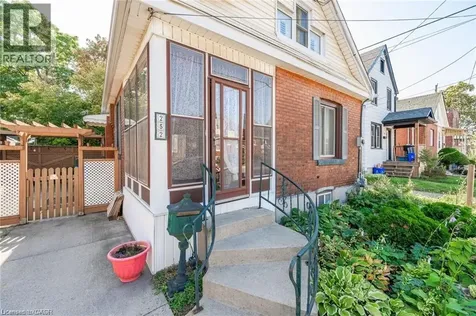 252 Beechwood Avenue Hamilton ON L8L 2T1