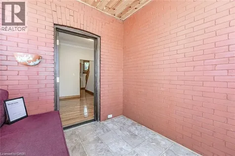 252 Beechwood Avenue Hamilton ON L8L 2T1