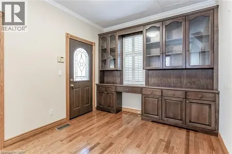 252 Beechwood Avenue Hamilton ON L8L 2T1