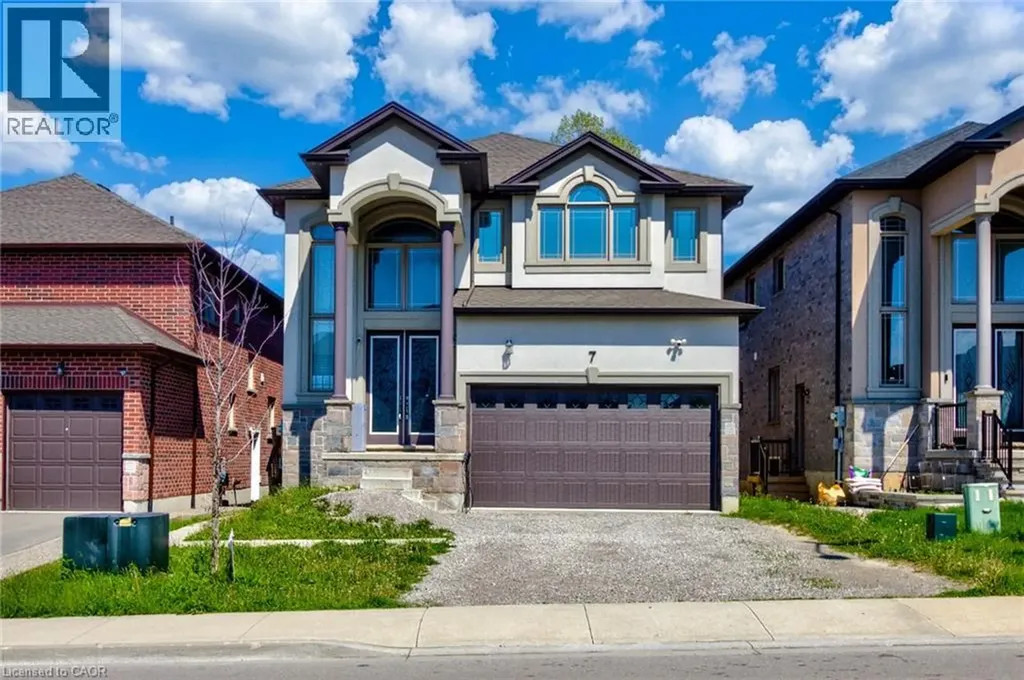7 Chardonnay Street Hamilton ON L8G 5H5