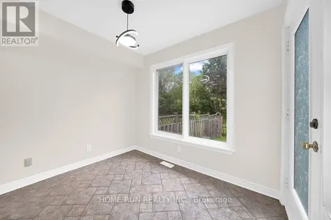 102 Kimberwick Crescent Ottawa ON K1V 1K7