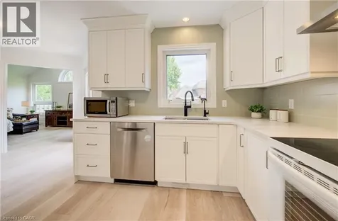 464 Northlake Drive Waterloo ON N2V 2A4