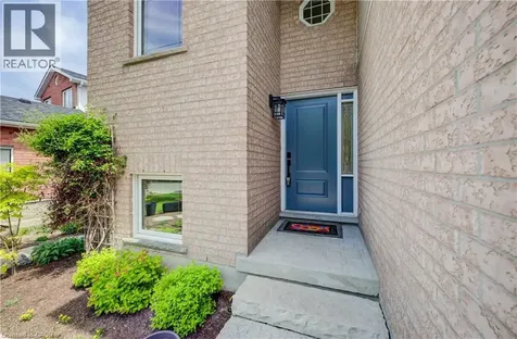 464 Northlake Drive Waterloo ON N2V 2A4