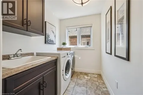 828 Copper Ridge Drive Waterloo ON N2K 0B5