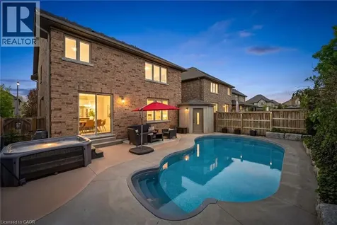 828 Copper Ridge Drive Waterloo ON N2K 0B5