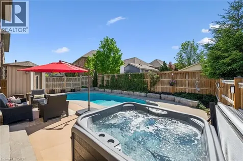 828 Copper Ridge Drive Waterloo ON N2K 0B5