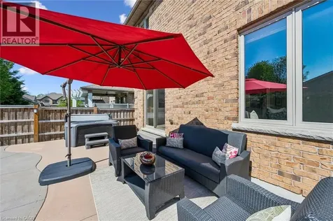 828 Copper Ridge Drive Waterloo ON N2K 0B5