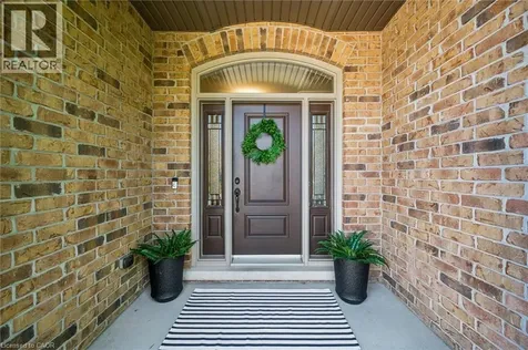 828 Copper Ridge Drive Waterloo ON N2K 0B5