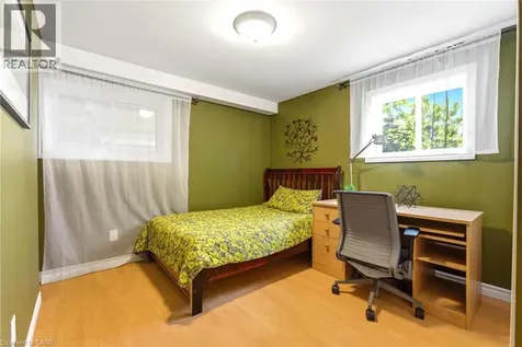 171 Herron Place Waterloo ON N2T 1H2