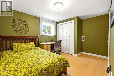 171 Herron Place Waterloo ON N2T 1H2