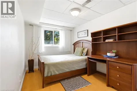 171 Herron Place Waterloo ON N2T 1H2