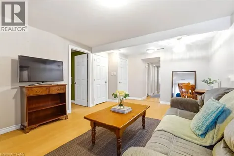 171 Herron Place Waterloo ON N2T 1H2