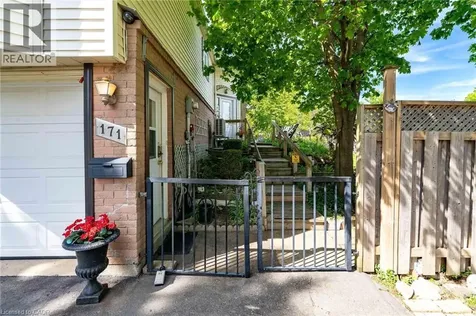 171 Herron Place Waterloo ON N2T 1H2