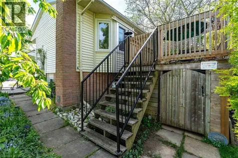 171 Herron Place Waterloo ON N2T 1H2