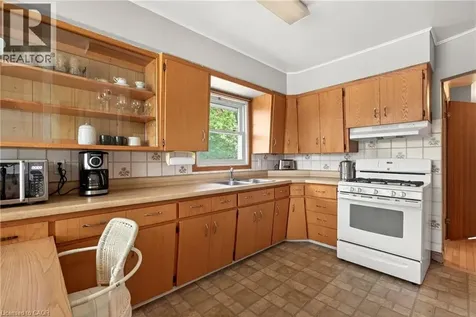 385 Mountain Crest Avenue Hamilton ON L9C 1L6