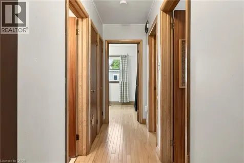 385 Mountain Crest Avenue Hamilton ON L9C 1L6