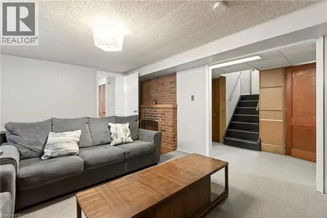 385 Mountain Crest Avenue Hamilton ON L9C 1L6