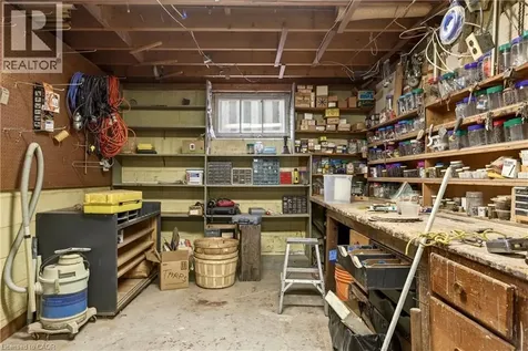 385 Mountain Crest Avenue Hamilton ON L9C 1L6
