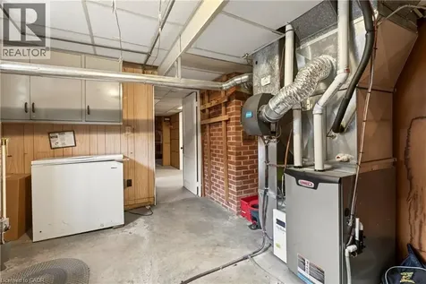 385 Mountain Crest Avenue Hamilton ON L9C 1L6