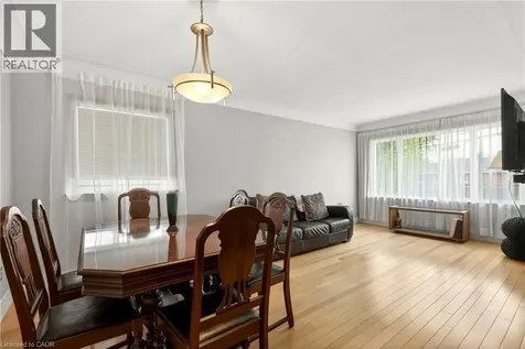 385 Mountain Crest Avenue Hamilton ON L9C 1L6