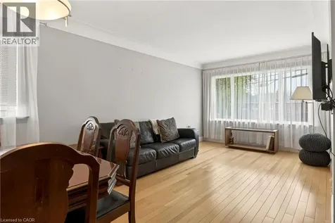 385 Mountain Crest Avenue Hamilton ON L9C 1L6