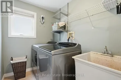 99 Teal Drive Guelph (kortright Hills) ON N1C 1H2