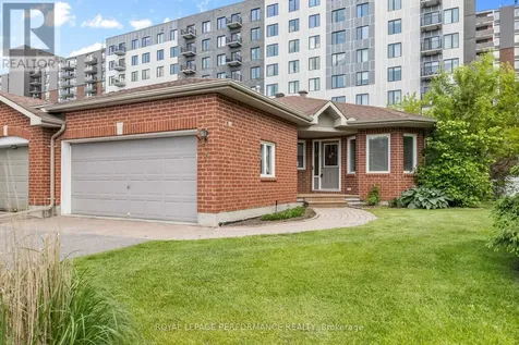 7 Roseglen Private Ottawa ON K1H 1B5