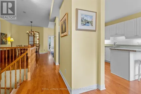 7 Roseglen Private Ottawa ON K1H 1B5