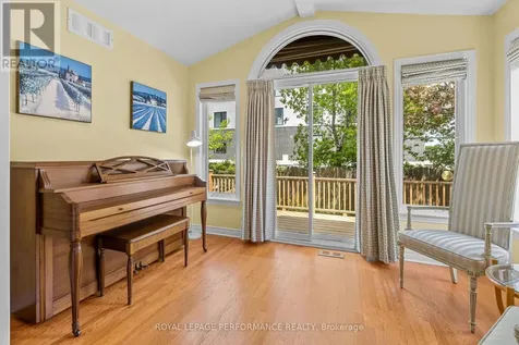 7 Roseglen Private Ottawa ON K1H 1B5