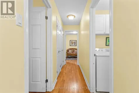 7 Roseglen Private Ottawa ON K1H 1B5