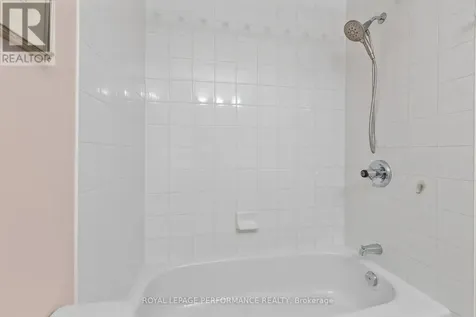 7 Roseglen Private Ottawa ON K1H 1B5