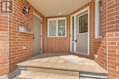 7 Roseglen Private Ottawa ON K1H 1B5